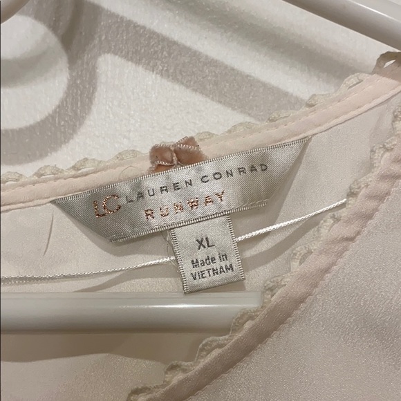 Blouse - Picture 2 of 4